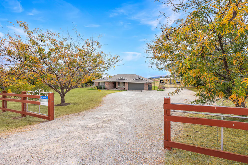 26 Daintree Circuit, Tamworth, NSW, 2340 - Image 2