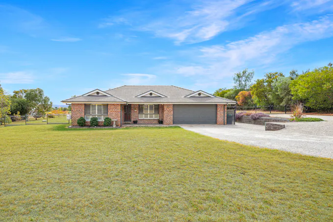 26 Daintree Circuit, Tamworth, NSW, 2340 - Image 1