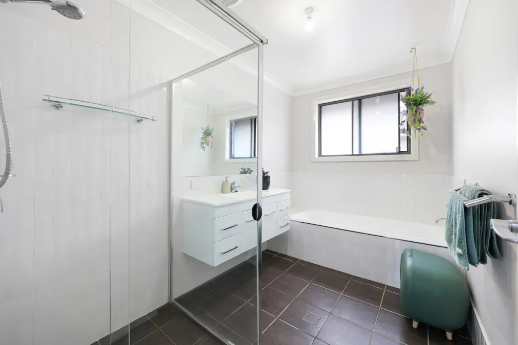 39 Nowland Crescent, Westdale, NSW, 2340 - Image 12