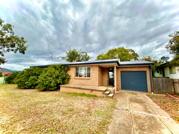 31 Holland Street, South Tamworth, NSW, 2340 - Image 1