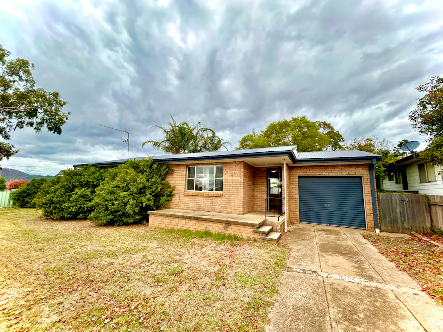 31 Holland Street, South Tamworth, NSW, 2340 - Image 1