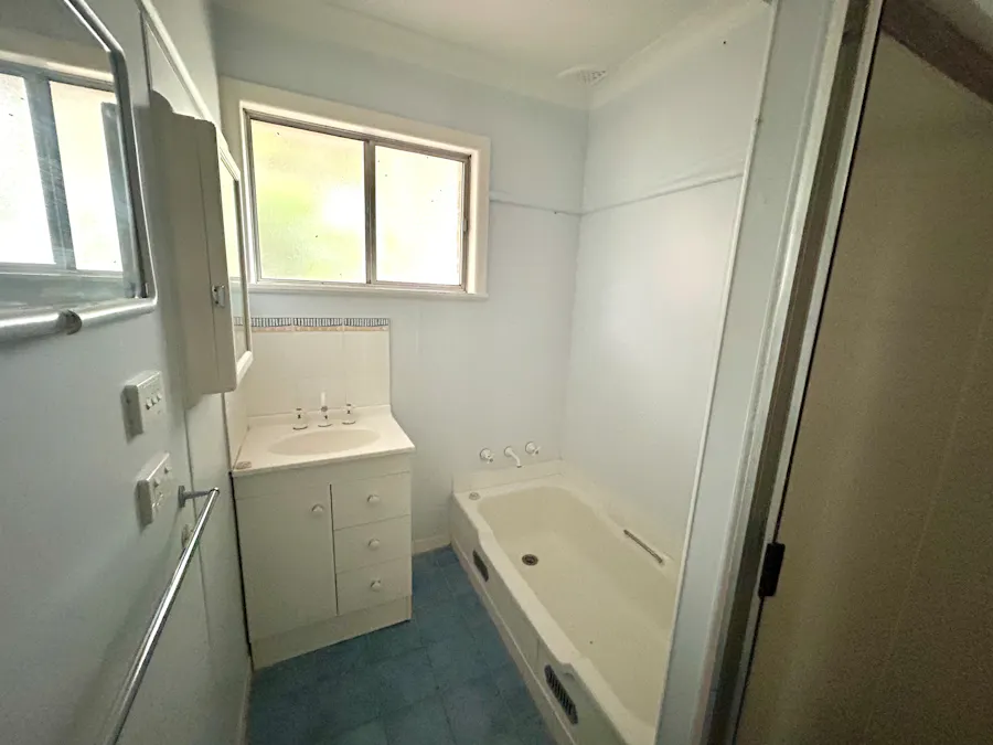 31 Holland Street, South Tamworth, NSW, 2340 - Image 7