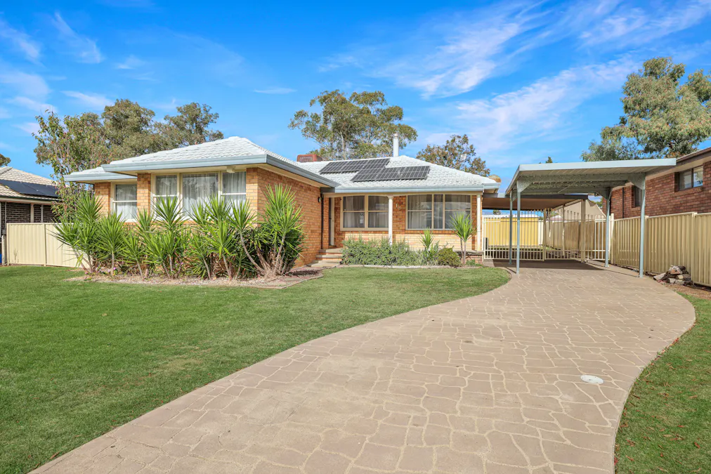 18 Waree Drive, Tamworth, NSW, 2340 - Image 1
