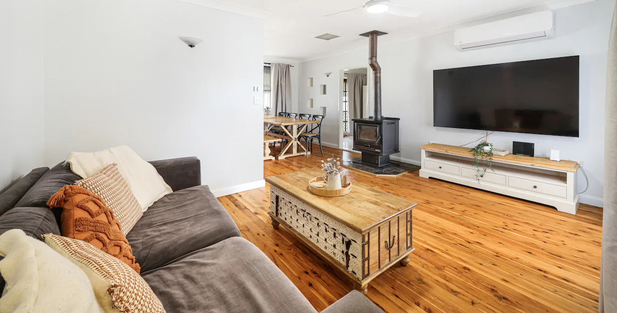 18 Waree Drive, Tamworth, NSW, 2340 - Image 2