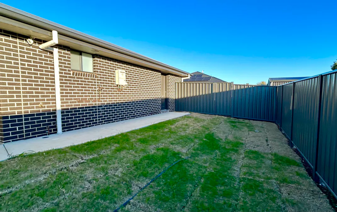 2/105 Evesham Circuit, Tamworth, NSW, 2340 - Image 1