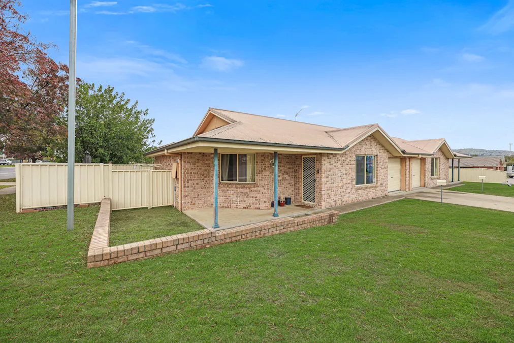 1&2/2 Flynn Street, Tamworth, NSW, 2340 - Image 2