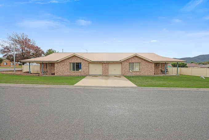 1&2/2 Flynn Street, Tamworth, NSW, 2340 - Image 1