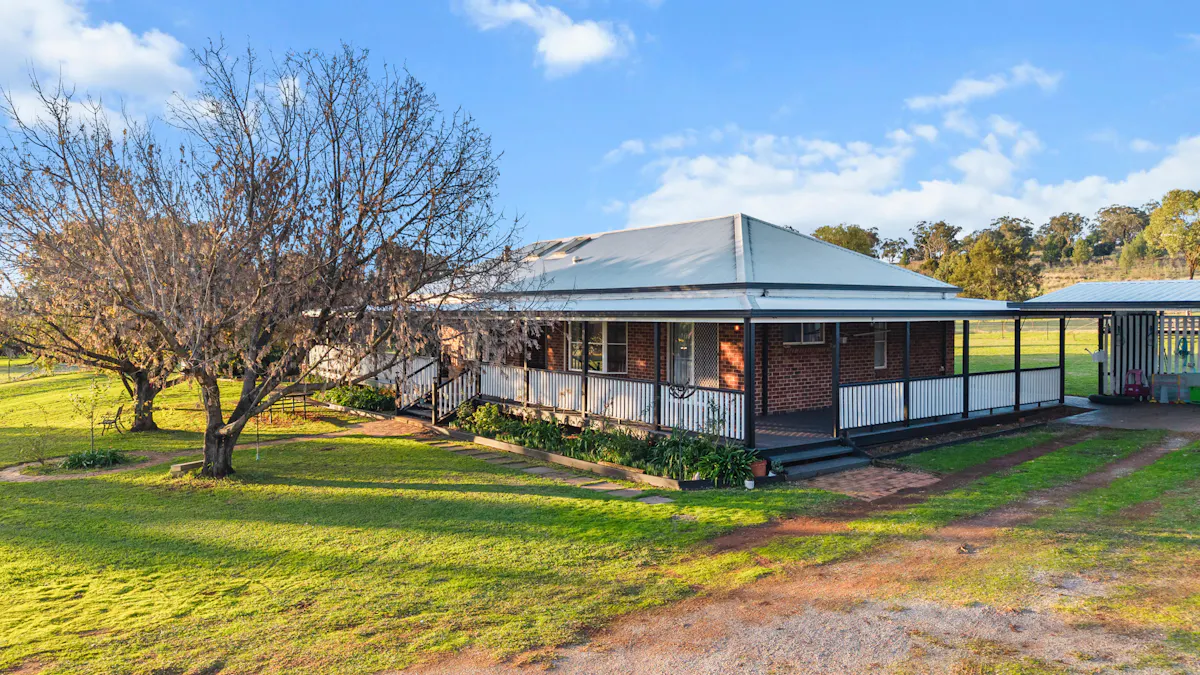 86 Meadow Banks Drive, Tamworth, NSW, 2340 - Image 1