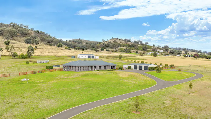 12 Honeyeater Place, Tamworth, NSW, 2340 - Image 1