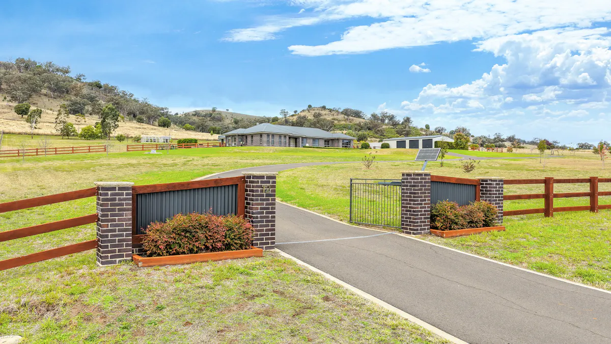 12 Honeyeater Place, Tamworth, NSW, 2340 - Image 2