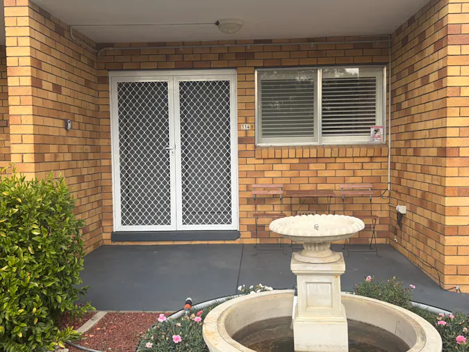 Flat B/114 Kent Street, Tamworth, NSW, 2340