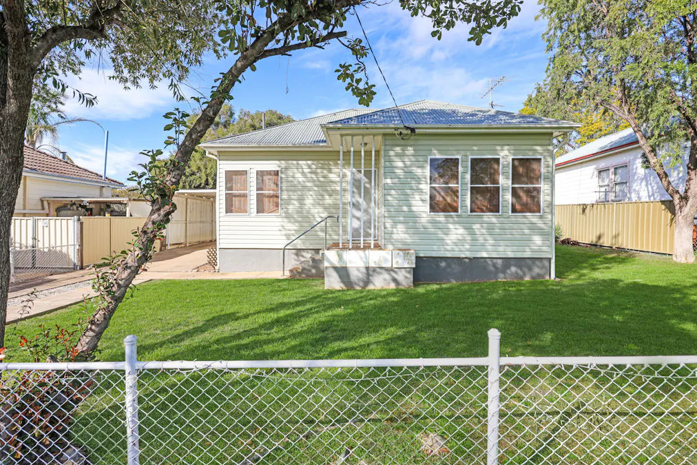 4 Hume Street, Tamworth, NSW, 2340 - Image 2