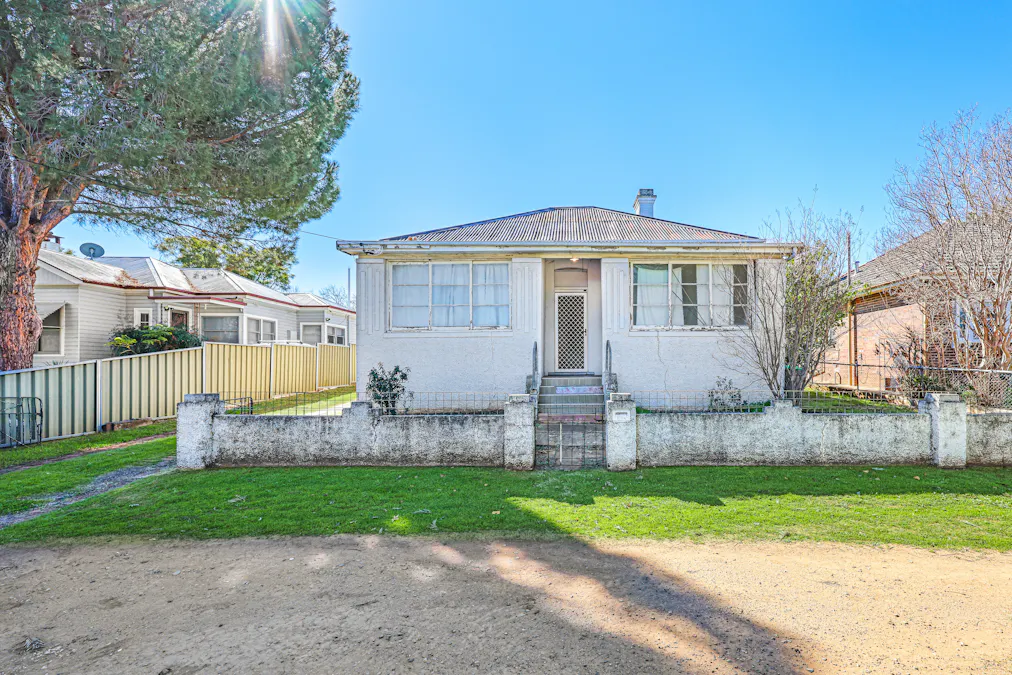18 Raglan Street, Tamworth, NSW, 2340 - Image 2