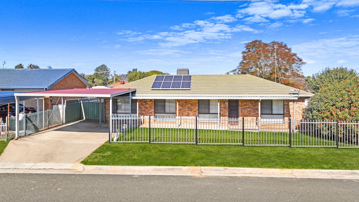 22 Macgregor Street, Tamworth, NSW, 2340 - Image 1