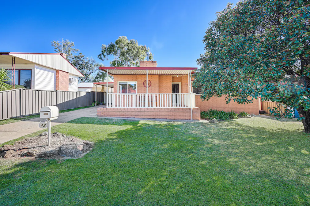 42 Croydon Avenue, Tamworth, NSW, 2340 - Image 1