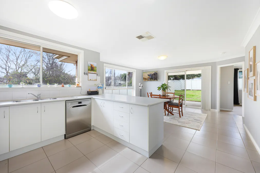 8A Bottlebrush Cove, Tamworth, NSW, 2340 - Image 4