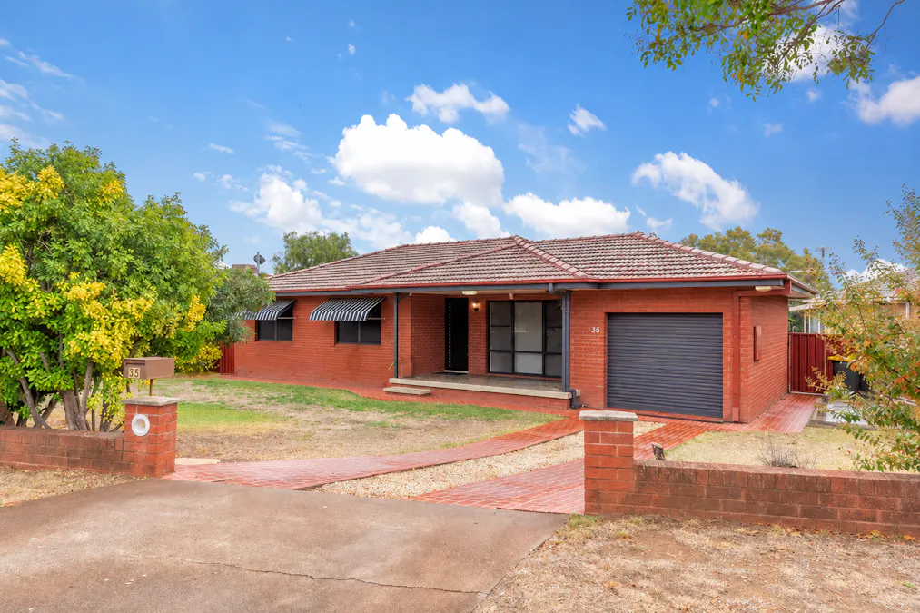 35 Kinarra Street, Tamworth, NSW, 2340 - Image 1