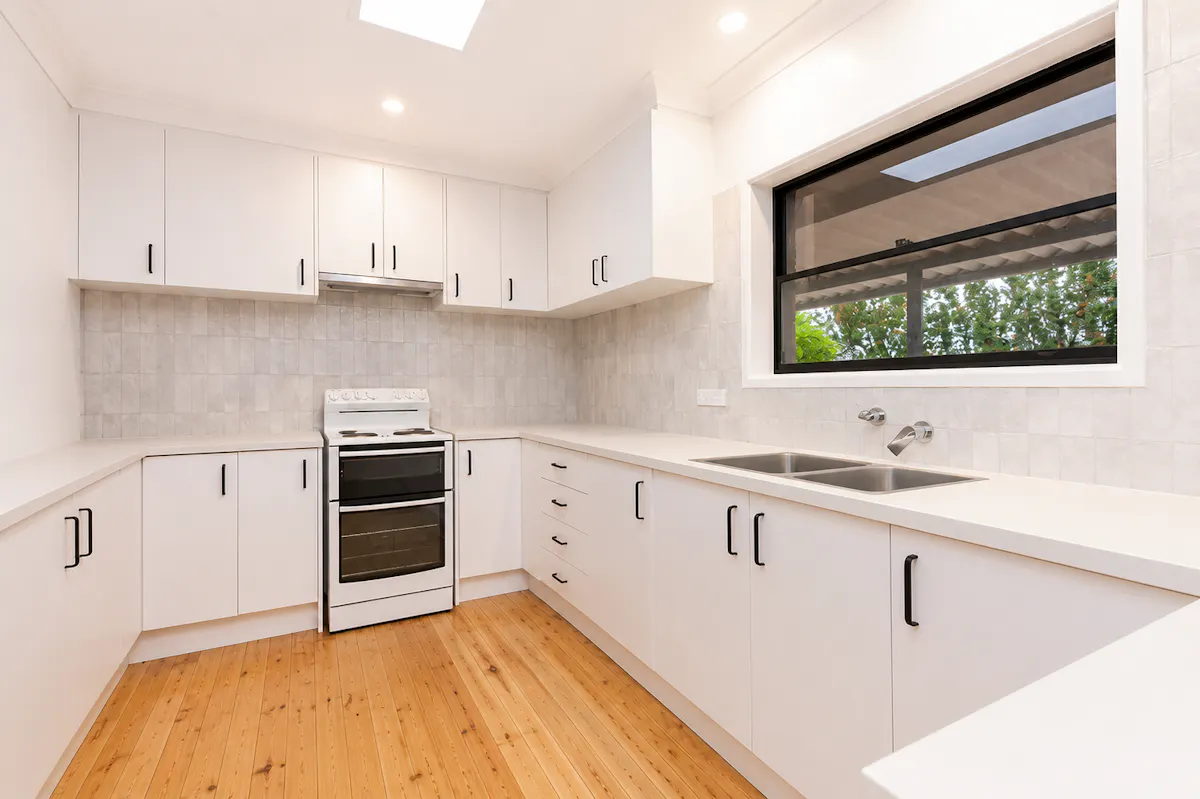 35 Kinarra Street — photo 3 of 6