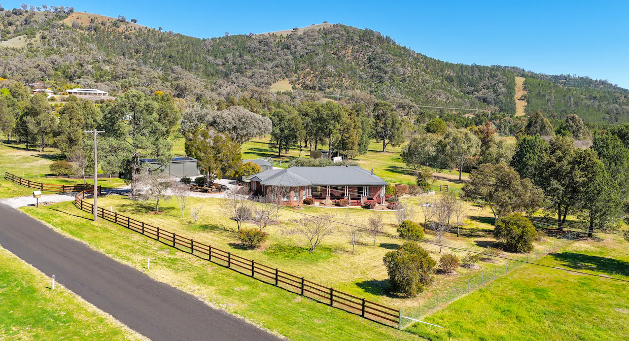 253 Catherine Way, Tamworth, NSW, 2340 - Image 1