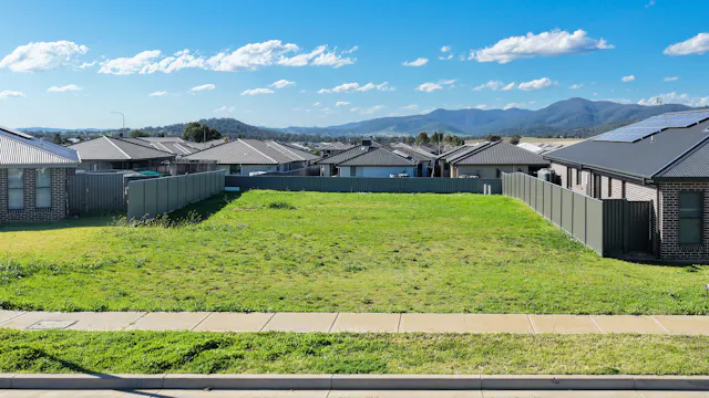 14 Hanbury Place — photo from Elders Real Estate Tamworth