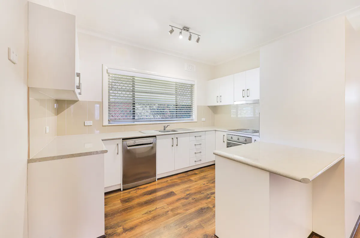 10 Griffin Avenue — photo 3 of 13