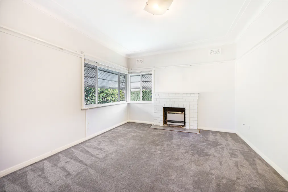 10 Griffin Avenue, Tamworth, NSW, 2340 - Image 2