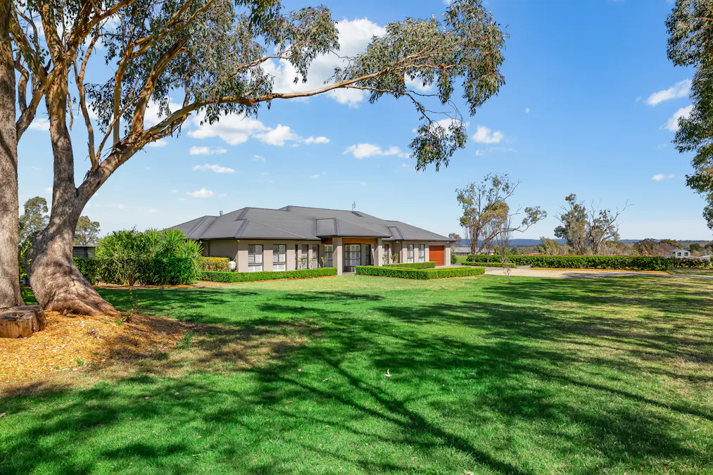 7 Manina Way, Tamworth, NSW, 2340 - Image 2