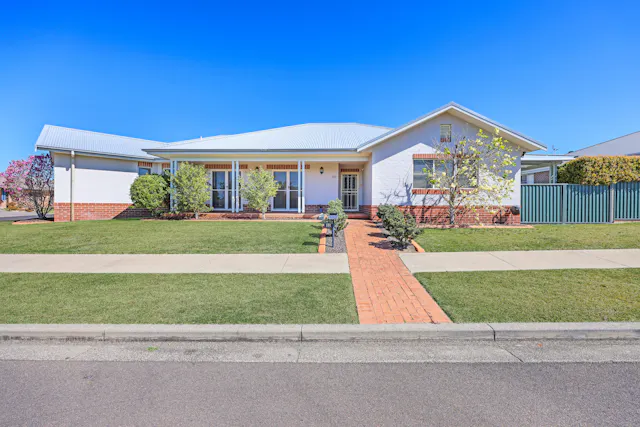 90 Grant Street — photo from Elders Real Estate Tamworth