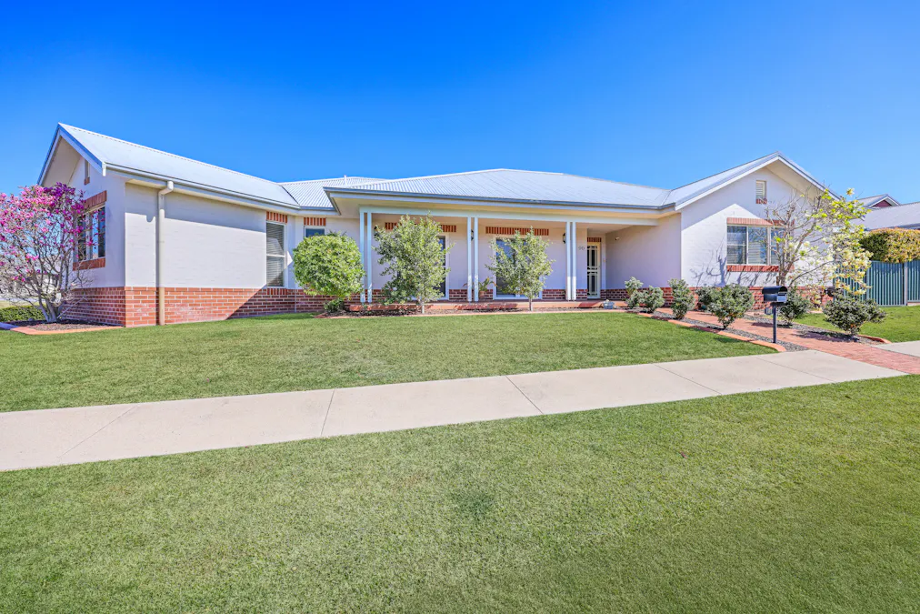 90 Grant Street, Tamworth, NSW, 2340 - Image 2