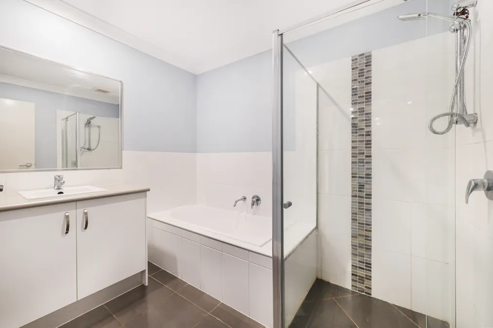 2/49 Tulipwood Crescent, Tamworth, NSW, 2340 - Image 8