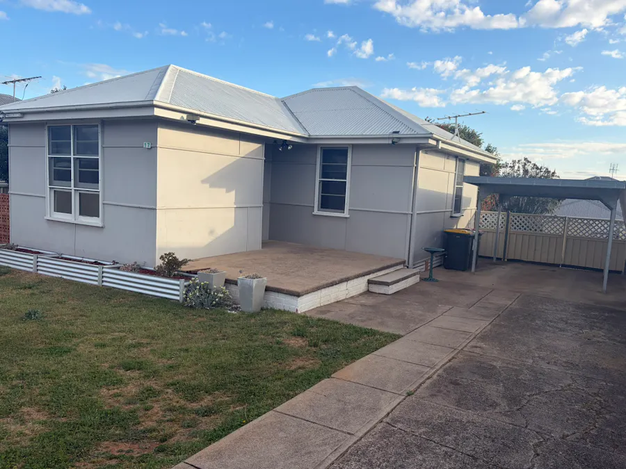 17 Peel Street, Tamworth, NSW, 2340 - Image 1