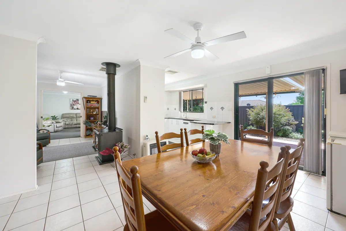 18 Caley Close — photo 5 of 17