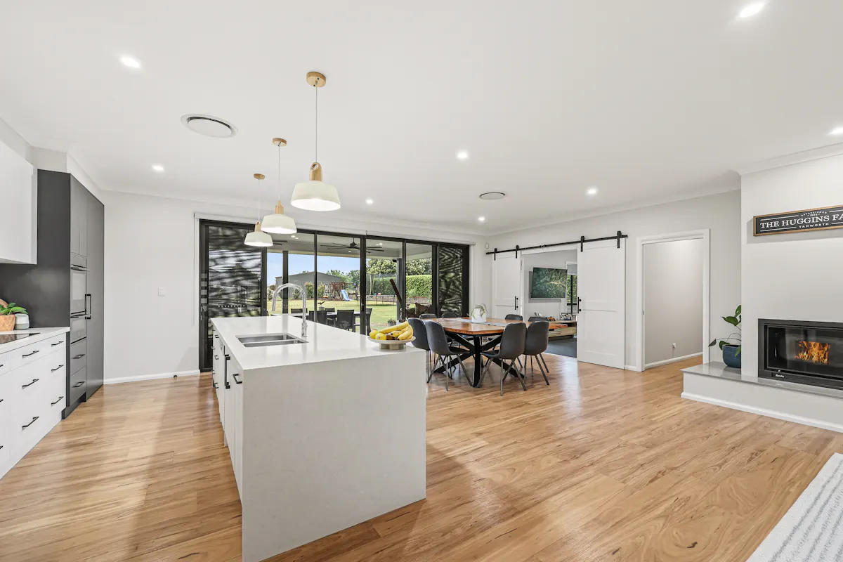 8 Mahogany Street — photo 3 of 24