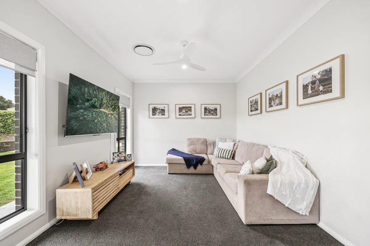 8 Mahogany Street — photo 9 of 24