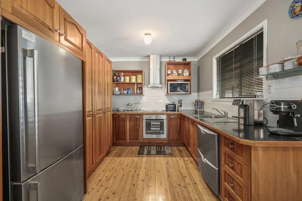 6 Gladys Street — photo 4 of 12