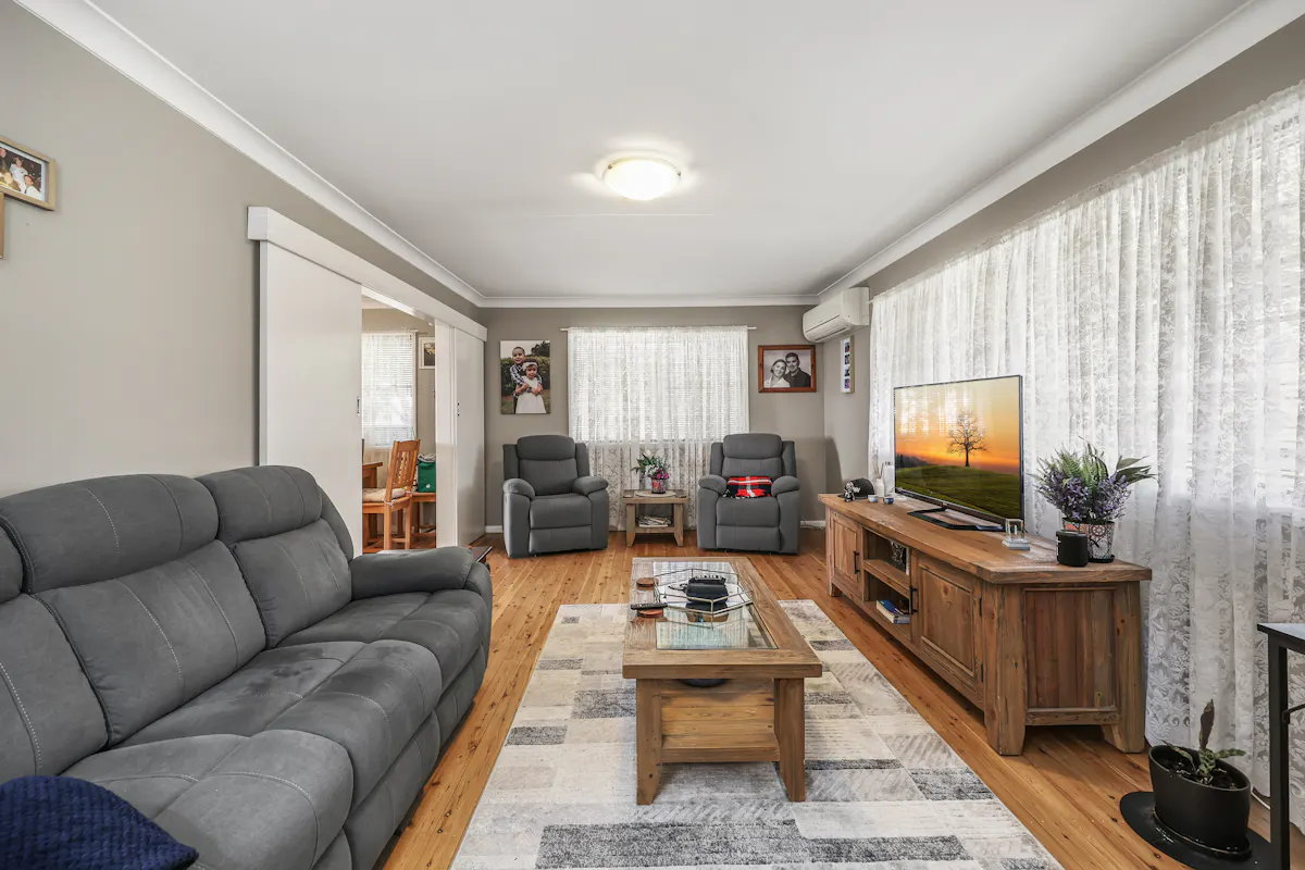 6 Gladys Street — photo 3 of 12