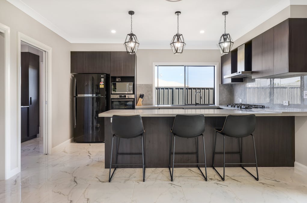 8 Grand Meadows Drive, Tamworth, NSW, 2340 - Image 2