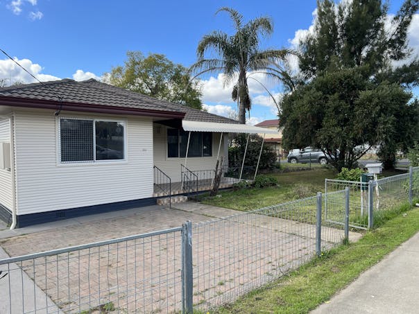 128 Robert Street, Tamworth, NSW, 2340 - Image 1
