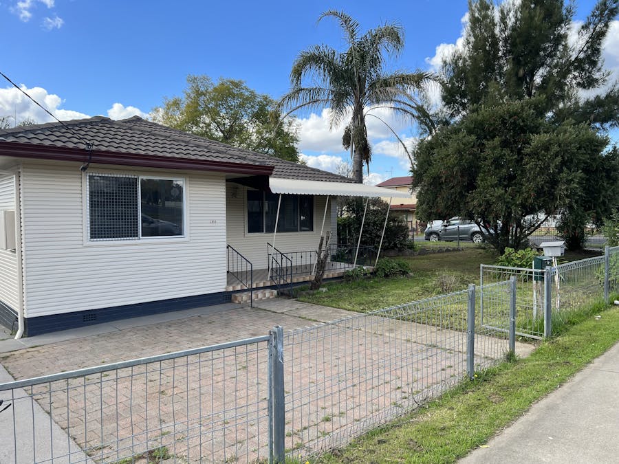 128 Robert Street, Tamworth, NSW, 2340 - Image 1