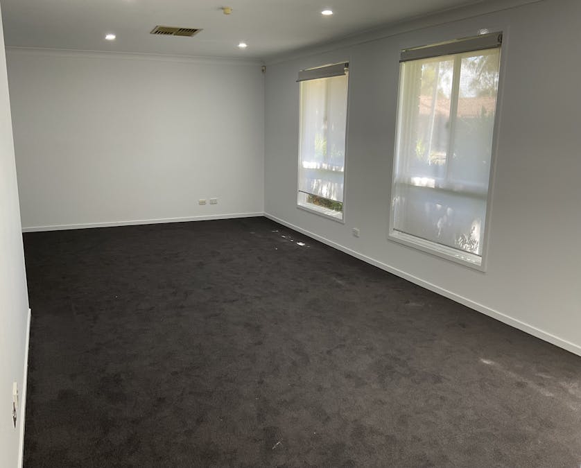 6 Nowland Crescent, Tamworth, NSW, 2340 - Image 8