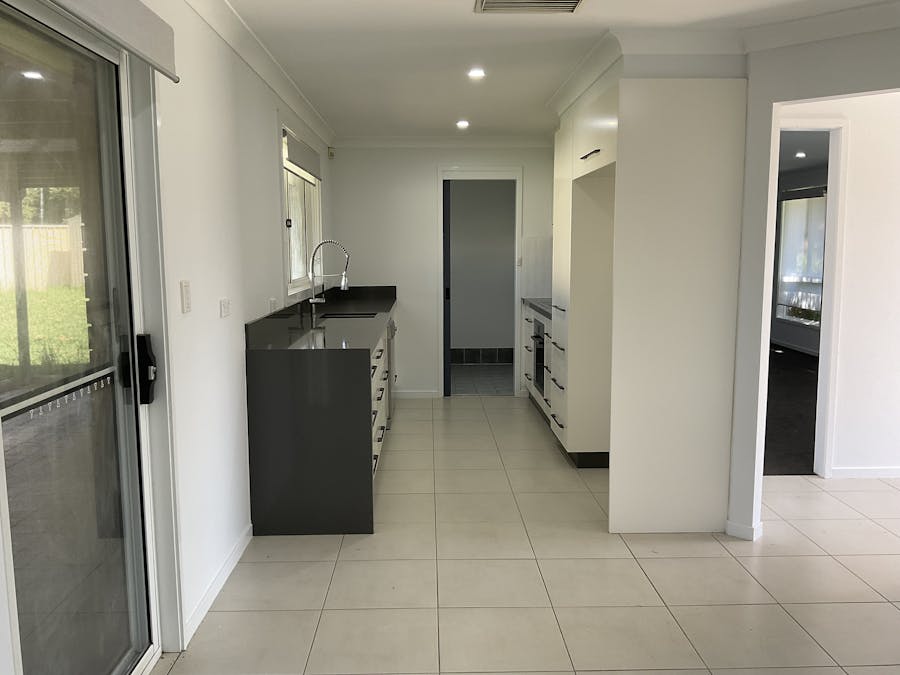 6 Nowland Crescent, Tamworth, NSW, 2340 - Image 3