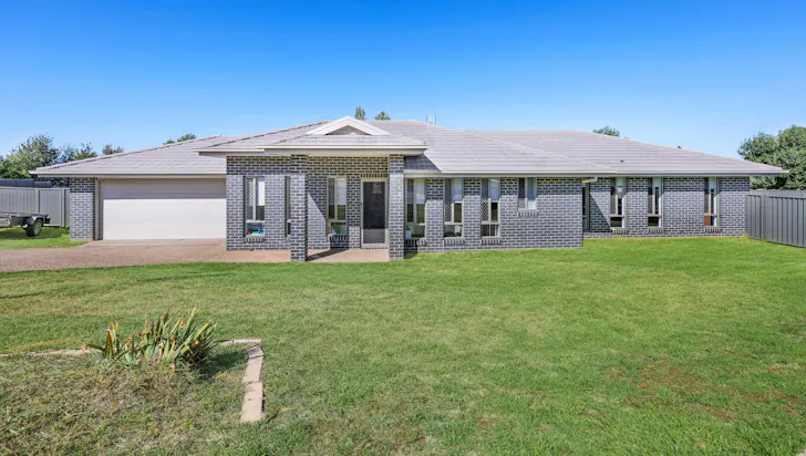 19 Porter Street, Tamworth, NSW, 2340 - Image 1