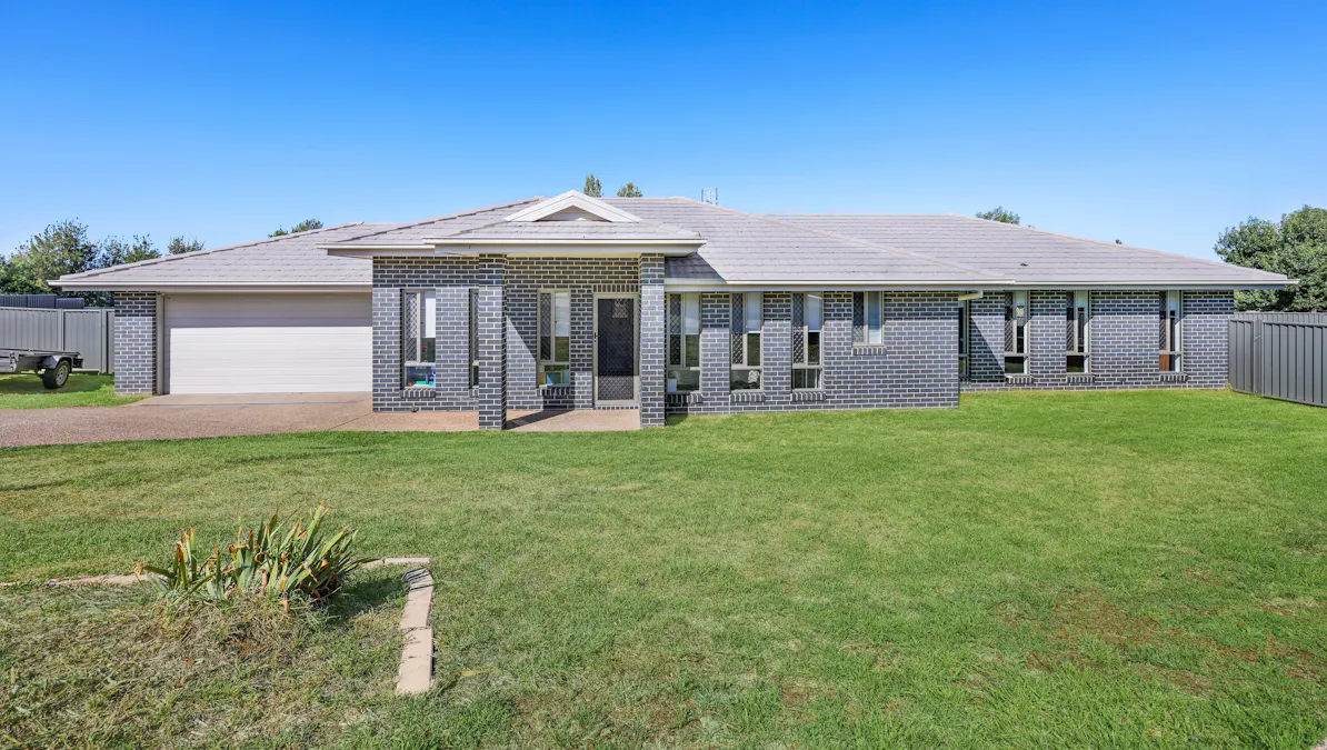 19 Porter Street, Tamworth, NSW, 2340 - Image 1
