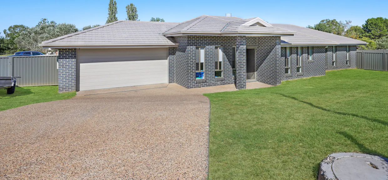 19 Porter Street, Tamworth, NSW, 2340 - Image 2