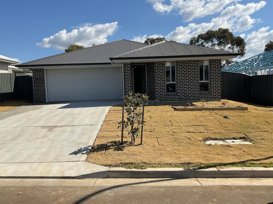 37 Evesham Circuit, Tamworth, NSW, 2340 - Image 1