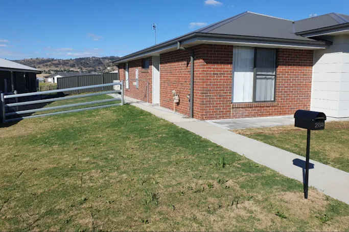 28a Kestral Street, Tamworth, NSW, 2340 - Image 1