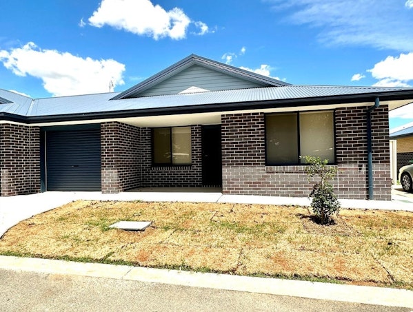 2/15-17 Warral Rd, Tamworth, NSW, 2340 - Image 1