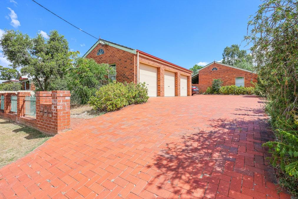 2/75 Denne Street, Tamworth, NSW, 2340 - Image 2