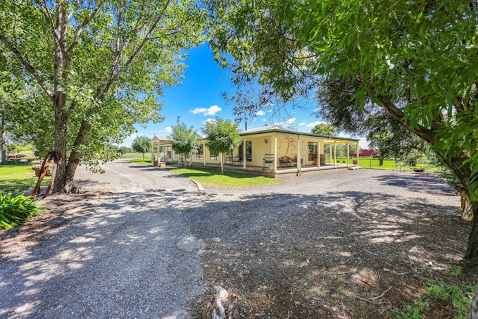 14 Heiligmans Lane, Tamworth, NSW, 2340 - Image 1