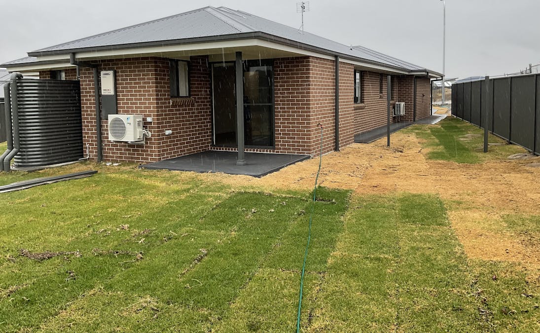 2/24 Cliffdale Place, Kootingal, NSW, 2352 - Image 1